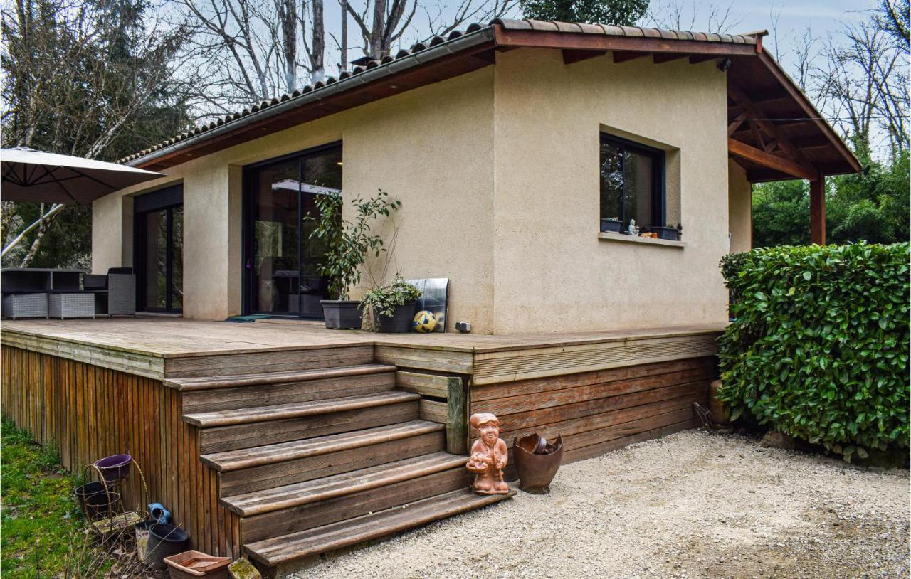 Beautiful Home In Pradines With Kitchen Eksteriør billede